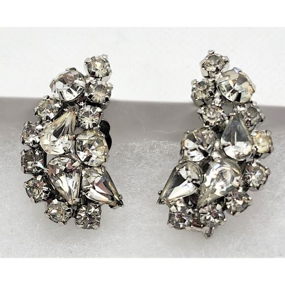 EARRINGS-JULIANA D&E-Vintage-Multi Clear Rhinestones-Leaf Shaped-Clip On - Picture 2 of 12